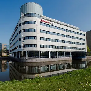 Отель Hampton By Hilton Amsterdam Airport Schiphol, Хоофддорп